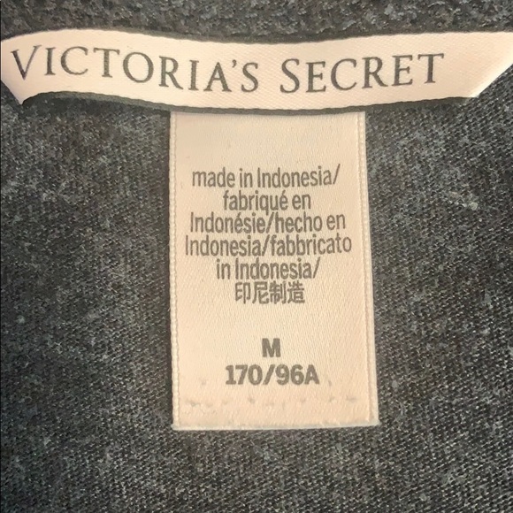 Victoria’s Secret top w/ Victoria on the front - Picture 4 of 4